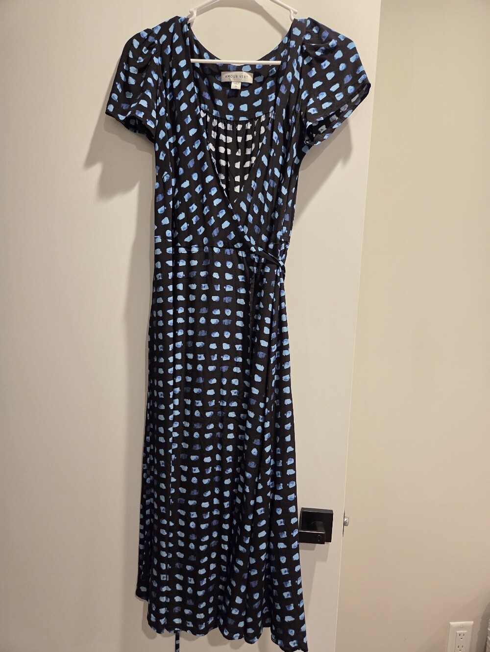 Amour Vert Ellie Washable Silk Midi Wrap Dress